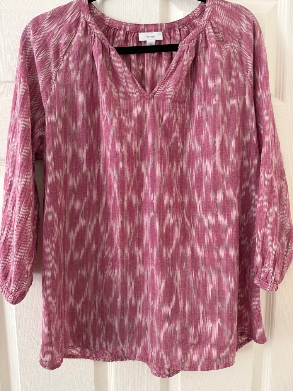 Pure Jill Tunic Top 100% Cotton Ikat Pink Print
Sz M Relaxed Fit  V-Neck